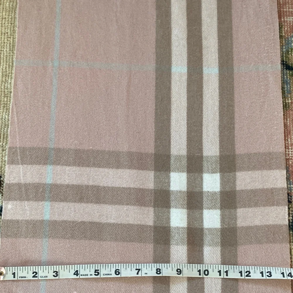 BURBERRY Cashmere Blush Pink Nova CHECK Scarf🔥Huge🔥Excellent Condition🔥75”x14 - Picture 9 of 11